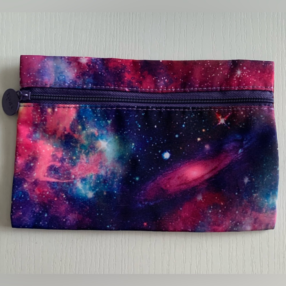 🎀 3 for $10 IPSY Galaxy Makeup Beauty Bag